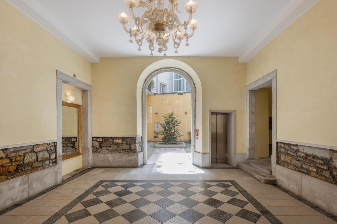 Suite Saba, Stile E Parcheggio In Centro A Триест Экстерьер фото